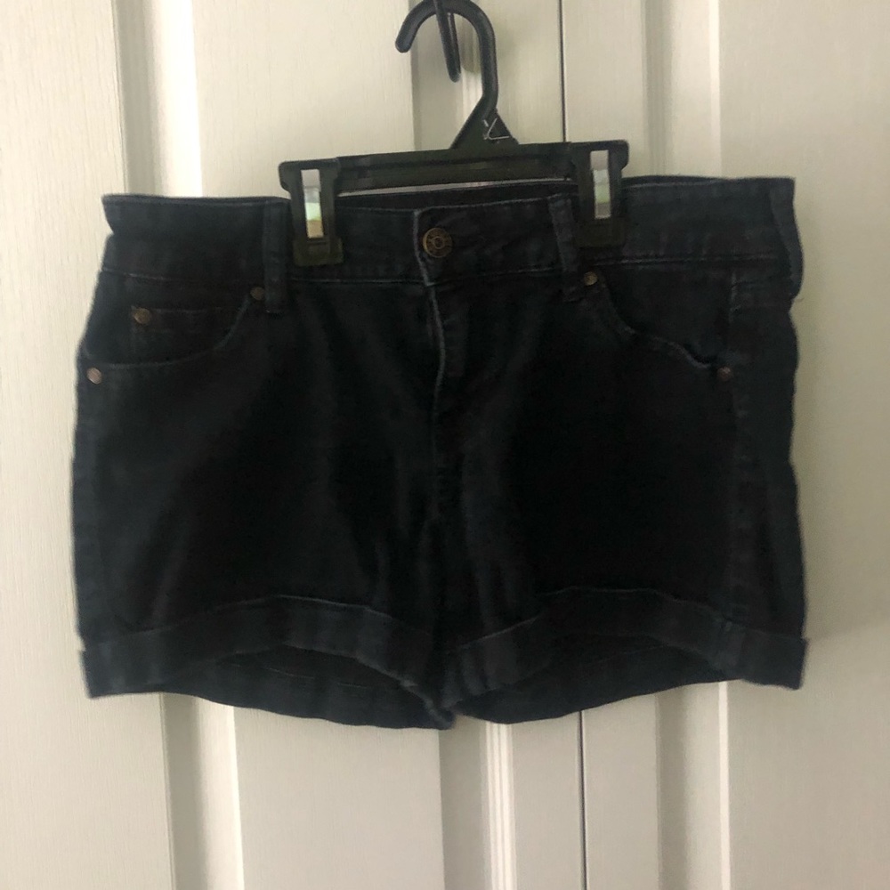 Black Celebrity Pink Jean Shorts